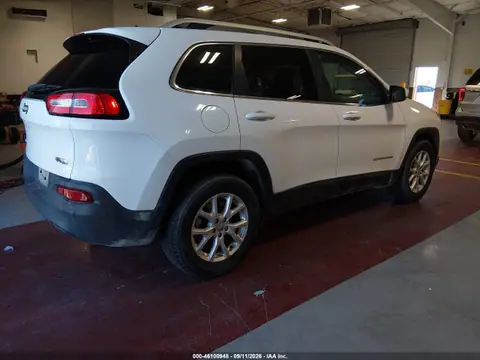 2018 Jeep Cherokee Latitude 4x4 VIN 1C4PJMCB8JD559256 фото 4