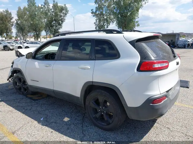 1C4PJLCX2JD558741 — 2018 Jeep Cherokee Latitude FWD, фото 3 с аукциона IAAI 29.09.2026, Передняя часть