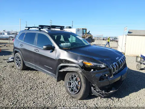 1C4PJMLX3JD508033 — 2018 Jeep Cherokee Latitude Plus 4X4, Передняя часть справа (Right Front), фото до ремонта