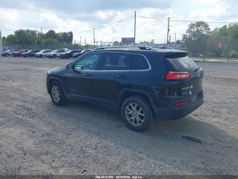 2015 Jeep Cherokee Latitude VIN 1C4PJMCB6FW647718 фото 3