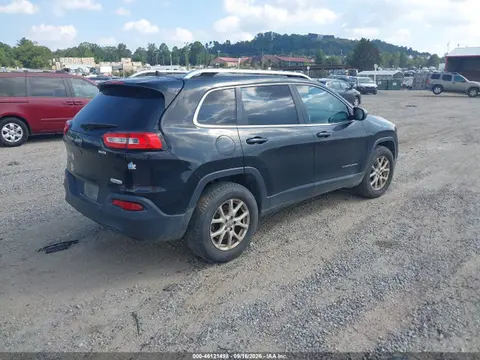 2015 Jeep Cherokee Latitude VIN 1C4PJMCB6FW647718 фото 4