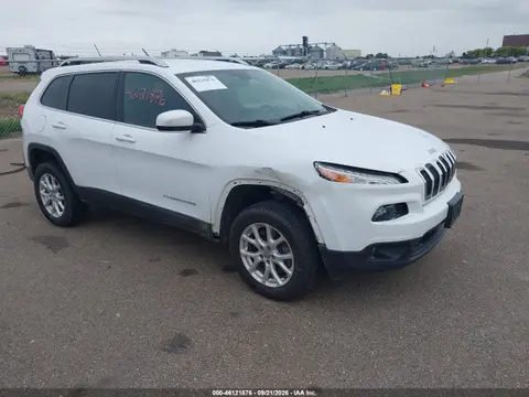 1C4PJMCSXFW631070 — 2015 Jeep Cherokee Latitude, Передняя часть справа (Right Front), фото до ремонта