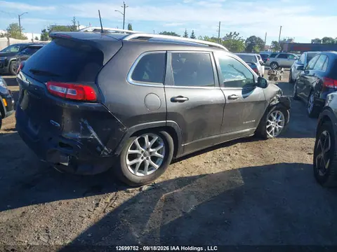2016 Jeep Cherokee Latitude VIN 1C4PJMCS7GW196347 фото 4
