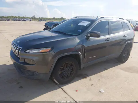 2016 Jeep Cherokee Latitude VIN 1C4PJLCS7GW257142 фото 2