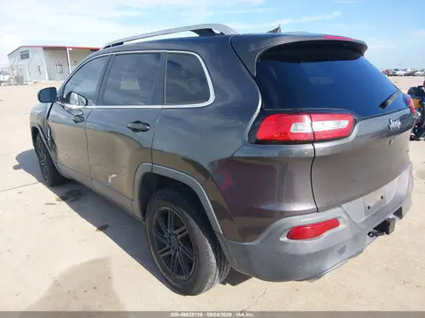 2016 Jeep Cherokee Latitude VIN 1C4PJLCS7GW257142 фото 3