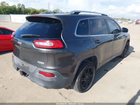 2016 Jeep Cherokee Latitude VIN 1C4PJLCS7GW257142 фото 4