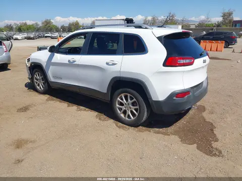 2016 Jeep Cherokee Latitude VIN 1C4PJLCB9GW164638 фото 3