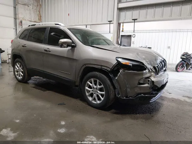 2017 Jeep Cherokee Latitude VIN 1C4PJMCS3HW640017 фото 1