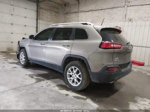 2017 Jeep Cherokee Latitude VIN 1C4PJMCS3HW640017 фото 3