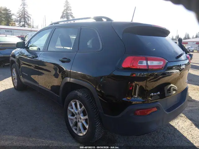 1C4PJMAB2HW556144 — 2017 Jeep Cherokee Sport 4X4, фото 3 с аукциона IAAI 14.10.2026, Естественный износ