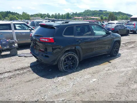 2017 Jeep Cherokee Trailhawk 4x4 VIN 1C4PJMBS9HW620713 фото 4
