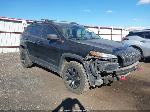 1C4PJMBS5HW664756 — 2017 Jeep Cherokee Trailhawk 4X4, Передняя часть (Front End), фото до ремонта