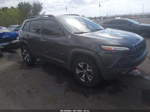 1C4PJMBS2FW673041 — 2015 Jeep Cherokee Trailhawk, Правый бок (Right Side), фото до ремонта