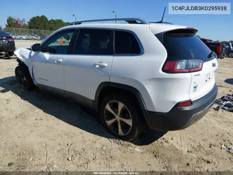 1C4PJLDB3KD295938 — 2019 Jeep Cherokee, фото 3 с аукциона IAAI, Передняя часть