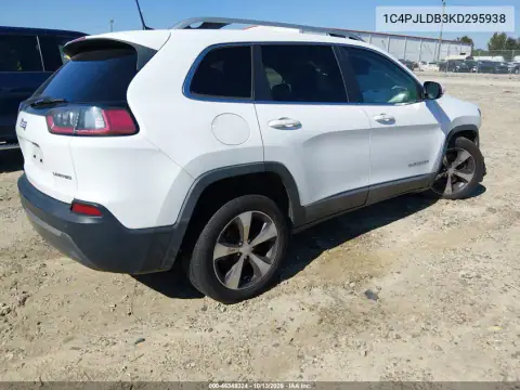 1C4PJLDB3KD295938 — 2019 Jeep Cherokee, фото 4 с аукциона IAAI, Передняя часть