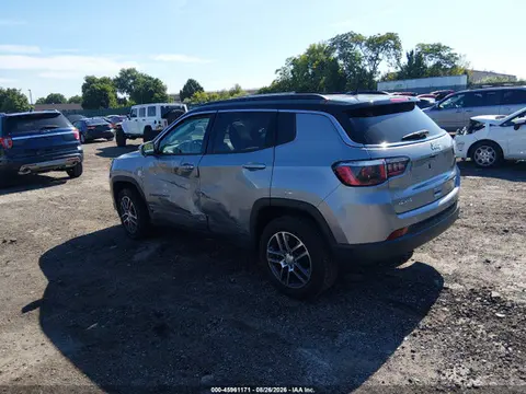 2018 Jeep Compass Latitude 4x4 VIN 3C4NJDBB9JT114883 фото 3