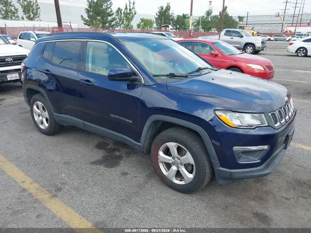 3C4NJDBB8JT185878 — 2018 Jeep Compass Latitude 4X4, Естественный износ (Normal Wear & Tear), фото до ремонта