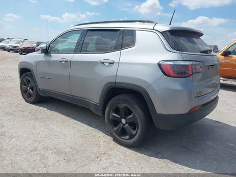 2019 Jeep Compass Latitude 4x4 VIN 3C4NJDBB1KT767922 фото 3