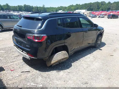 2019 Jeep Compass Latitude 4x4 VIN 3C4NJDBB1KT760923 фото 4