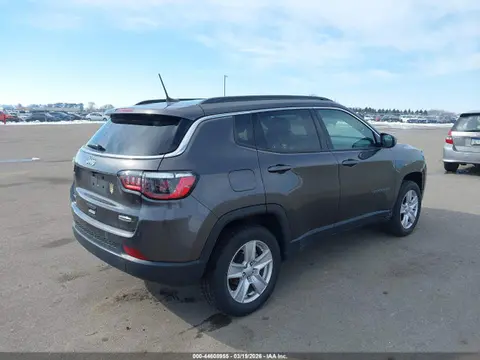 2022 Jeep Compass Latitude 4x4 VIN 3C4NJDBB4NT232538 фото 4