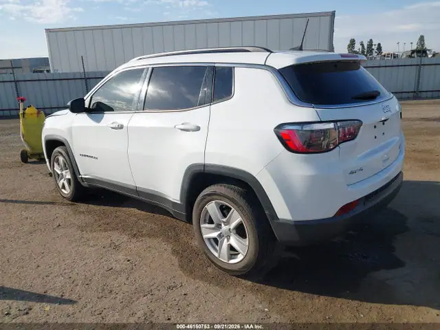 2022 Jeep Compass Latitude 4x4 VIN 3C4NJDBB8NT112418 фото 3