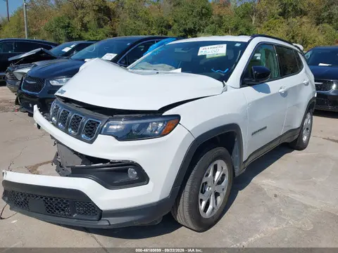 2024 Jeep Compass Latitude 4x4 VIN 3C4NJDBN5RT110433 фото 2