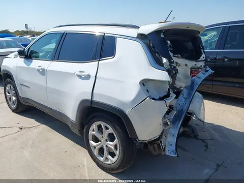 2024 Jeep Compass Latitude 4x4 VIN 3C4NJDBN5RT110433 фото 3