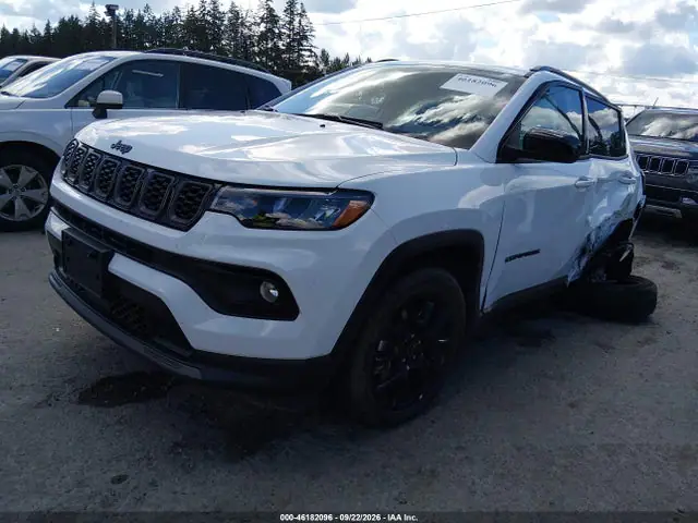 3C4NJDBN6ST606007 — 2025 Jeep Compass Latitude 4X4, фото 2 с аукциона IAAI 30.09.2026, Левый бок