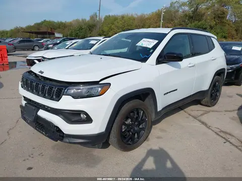 2025 Jeep Compass Latitude 4x4 VIN 3C4NJDBN1ST623572 фото 2