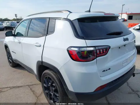 2025 Jeep Compass Latitude 4x4 VIN 3C4NJDBN1ST623572 фото 3