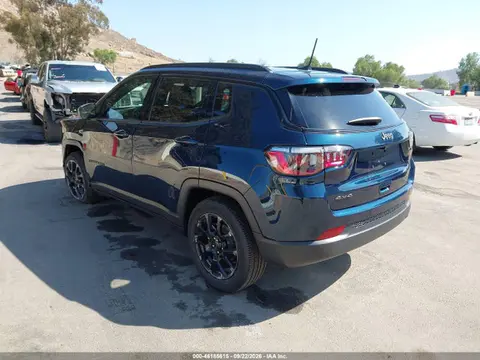 2026 Jeep Compass Latitude Altitude VIN 3C4NJDBN3TT265196 фото 3