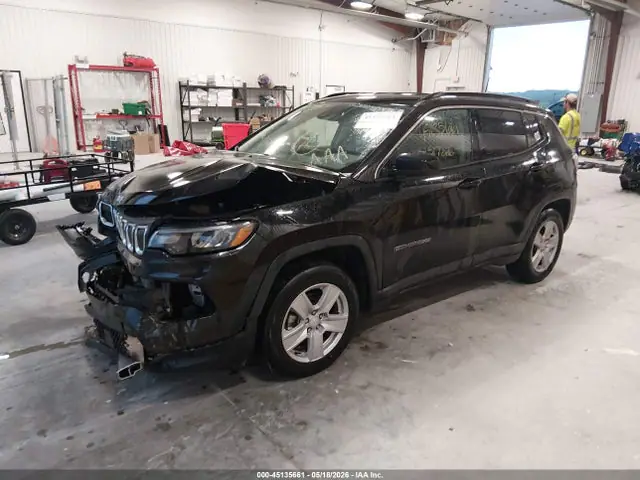 3C4NJCBB0NT224950 — 2022 Jeep Compass Latitude FWD, фото 2 с аукциона IAAI 15.10.2026, Передняя часть