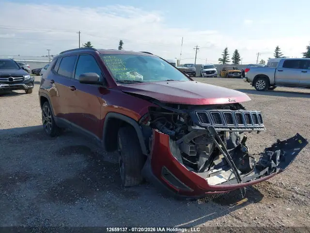 3C4NJDBB2MT576853 — 2021 Jeep Compass Latitude, Передняя часть (Front), фото до ремонта