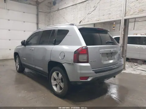 2015 Jeep Compass Sport VIN 1C4NJDBB6FD332602 фото 3