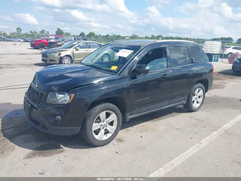 2015 Jeep Compass Sport VIN 1C4NJDBB7FD332432 фото 2