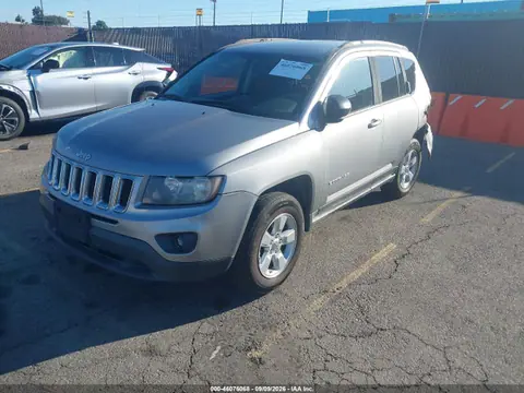 2015 Jeep Compass Sport VIN 1C4NJCBA3FD436871 фото 2