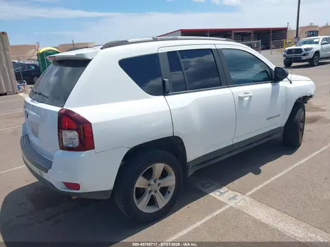 2016 Jeep Compass Sport VIN 1C4NJCBA1GD560297 фото 4