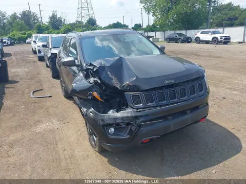 3C4NJDDB8JT413021 — 2018 Jeep Compass Trailhawk, Передняя часть (Front), фото до ремонта
