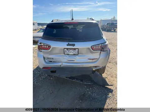 2024 Jeep Compass Trailhawk VIN 3C4NJDDN5RT123308 фото 4