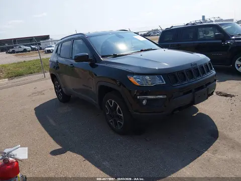 3C4NJDAB8KT689625 — 2019 Jeep Compass Upland Edition 4X4, Передняя часть (Front End), фото до ремонта
