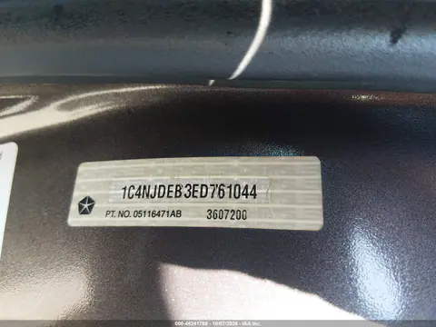 2014 Jeep Compass Latitude VIN 1C4NJDEB3ED761044 фото 10