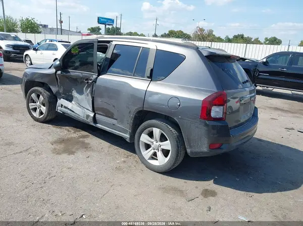 1C4NJCBA4GD670499 — 2016 Jeep Compass, фото 3 с аукциона IAAI, Левый бок