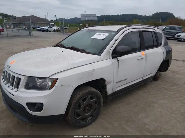 1C4NJCBA1GD525632 — 2016 Jeep Compass, фото 2 с аукциона IAAI, Не указано