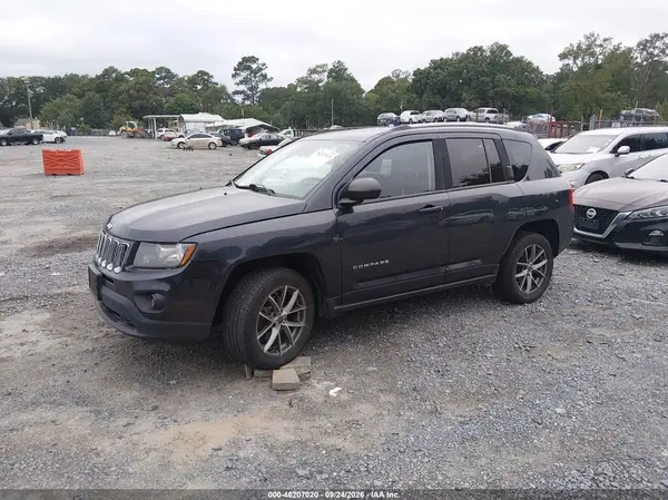 1C4NJDBB3GD556539 — 2016 Jeep Compass, фото 2 с аукциона IAAI 13.10.2026, Естественный износ