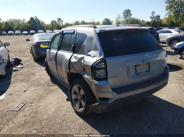 1C4NJDEB7GD784958 — 2016 Jeep Compass, фото 3 с аукциона IAAI, Передняя часть