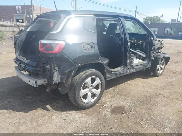 3C4NJDBB9HT628615 — 2017 Jeep Compass, фото 4 с аукциона IAAI, Угон