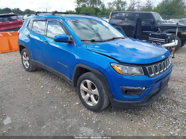 3C4NJDBB6HT660373 Jeep Compass 2017 — повреждение Левый бок, фото до ремонта