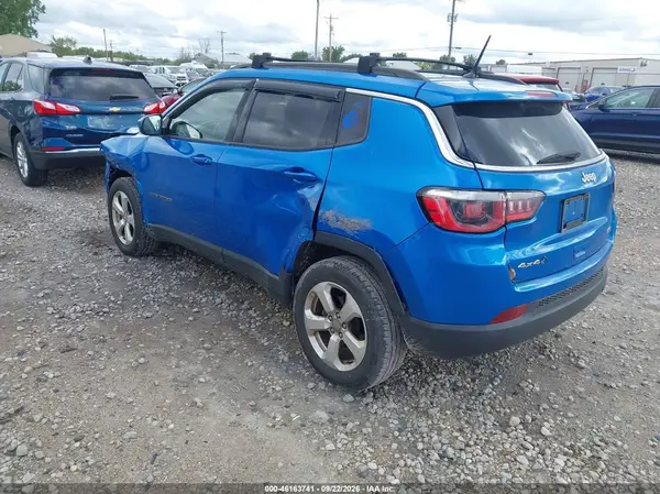 3C4NJDBB6HT660373 — 2017 Jeep Compass, фото 3 с аукциона IAAI, Левый бок