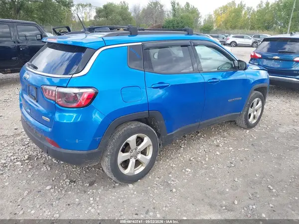 3C4NJDBB6HT660373 — 2017 Jeep Compass, фото 4 с аукциона IAAI, Левый бок