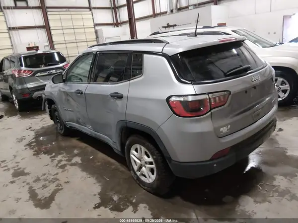 3C4NJCAB8HT669328 — 2017 Jeep Compass, фото 3 с аукциона IAAI, Передняя часть